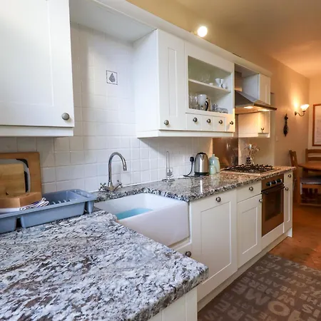 Semesterbostad Daisy *